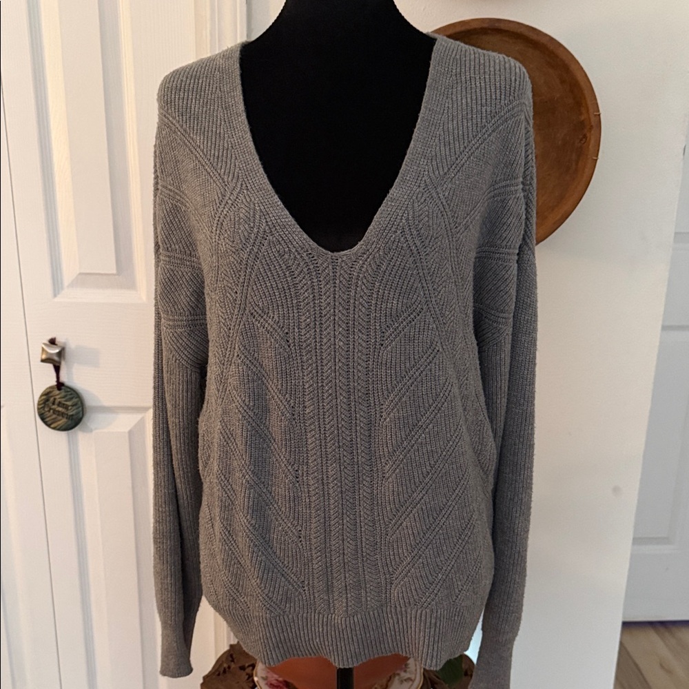 Express Gray V-Neck Cable Knit Sweater